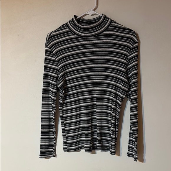 Striped Black and White Turtleneck Top - Picture 1 of 3